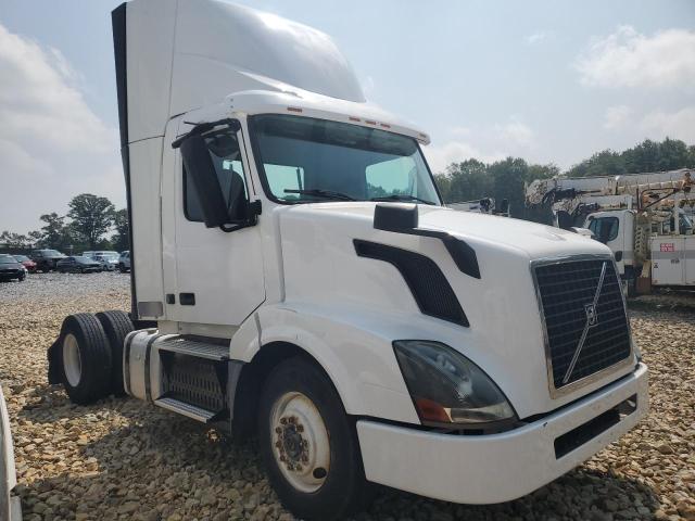 2016 VOLVO VNL SEMI TRUCK à vendre chez Copart PA - ALTOONA