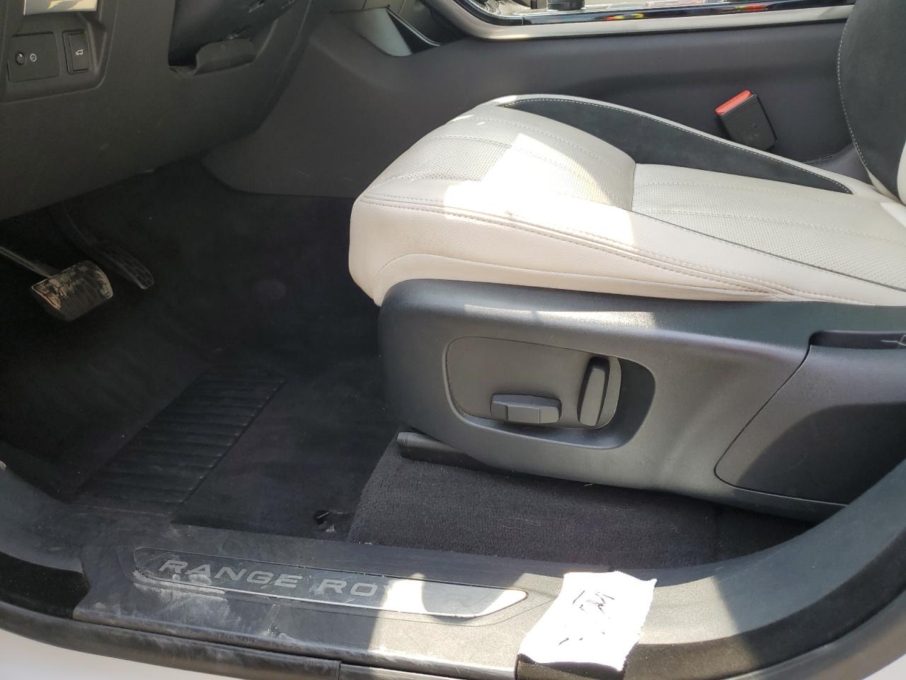 2019 Land Rover Range Rover Velar S VIN: SALYB2EX2KA235908 Lot: 67541405