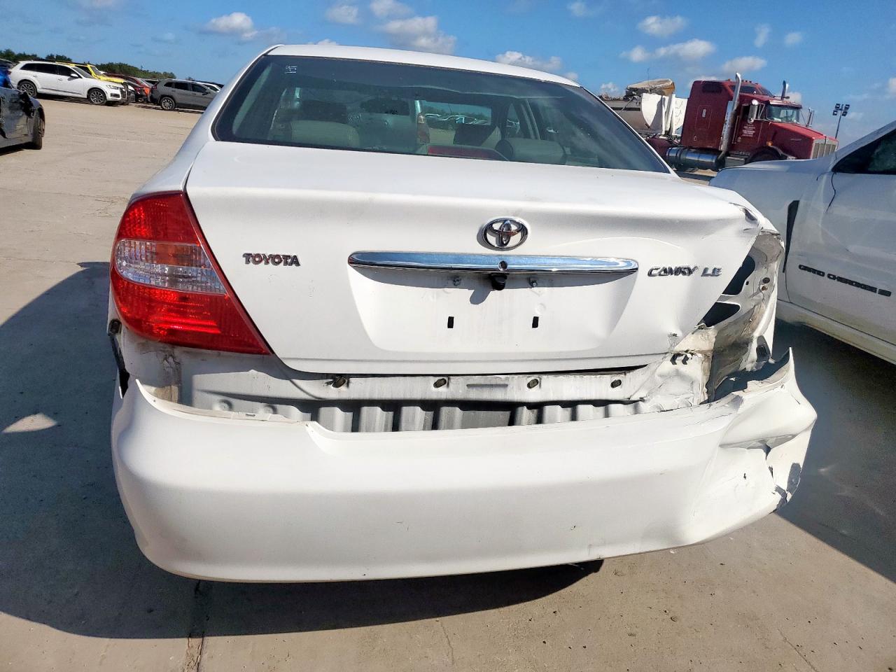 2004 Toyota Camry Le VIN: 4T1BE30K74U331794 Lot: 69005995