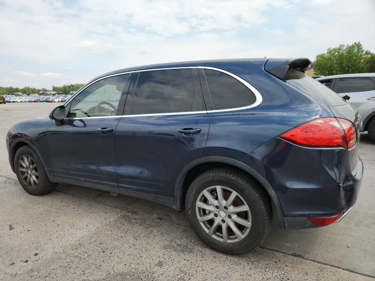 2011 Porsche Cayenne S blue null gas WP1AB2A21BLA42641 photo #3