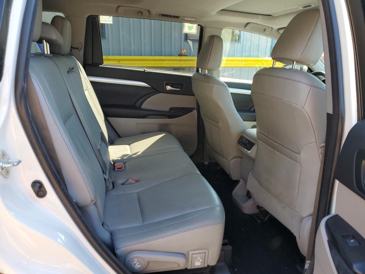 2017 Toyota Highlander Se VIN: 5TDJZRFH9HS446068 Lot: 69880525