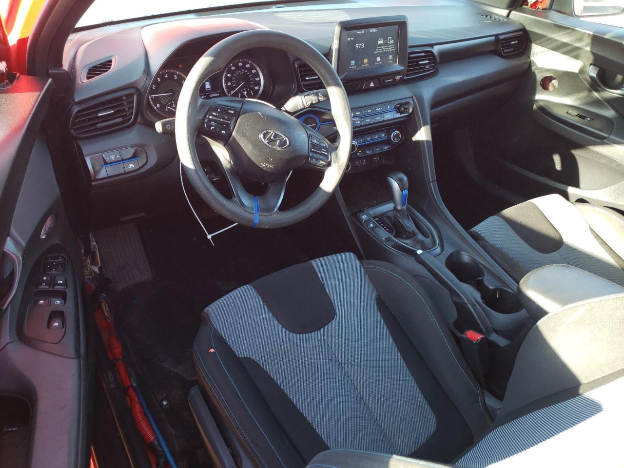2019 Hyundai Veloster Base VIN: KMHTG6AFXKU016776 Lot: 70115735
