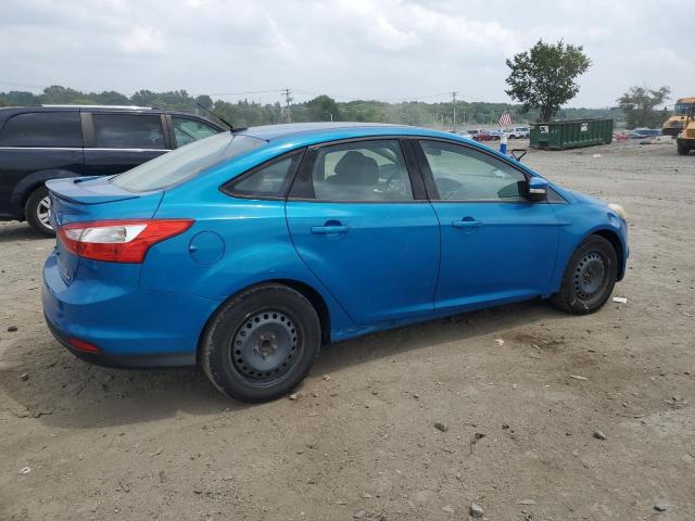 Sedans FORD FOCUS 2013 Blue