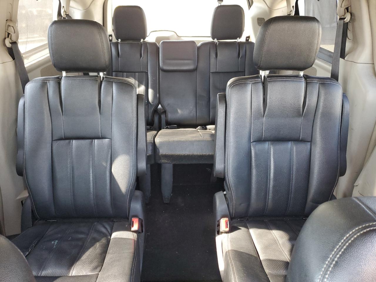 2016 Chrysler Town & Country Touring L VIN: 2C4RC1CG1GR282825 Lot: 70522865