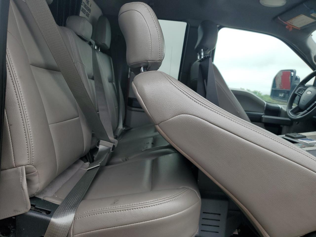 2017 Ford F550 Super Duty VIN: 1FD0X5HT4HEC33400 Lot: 70728765