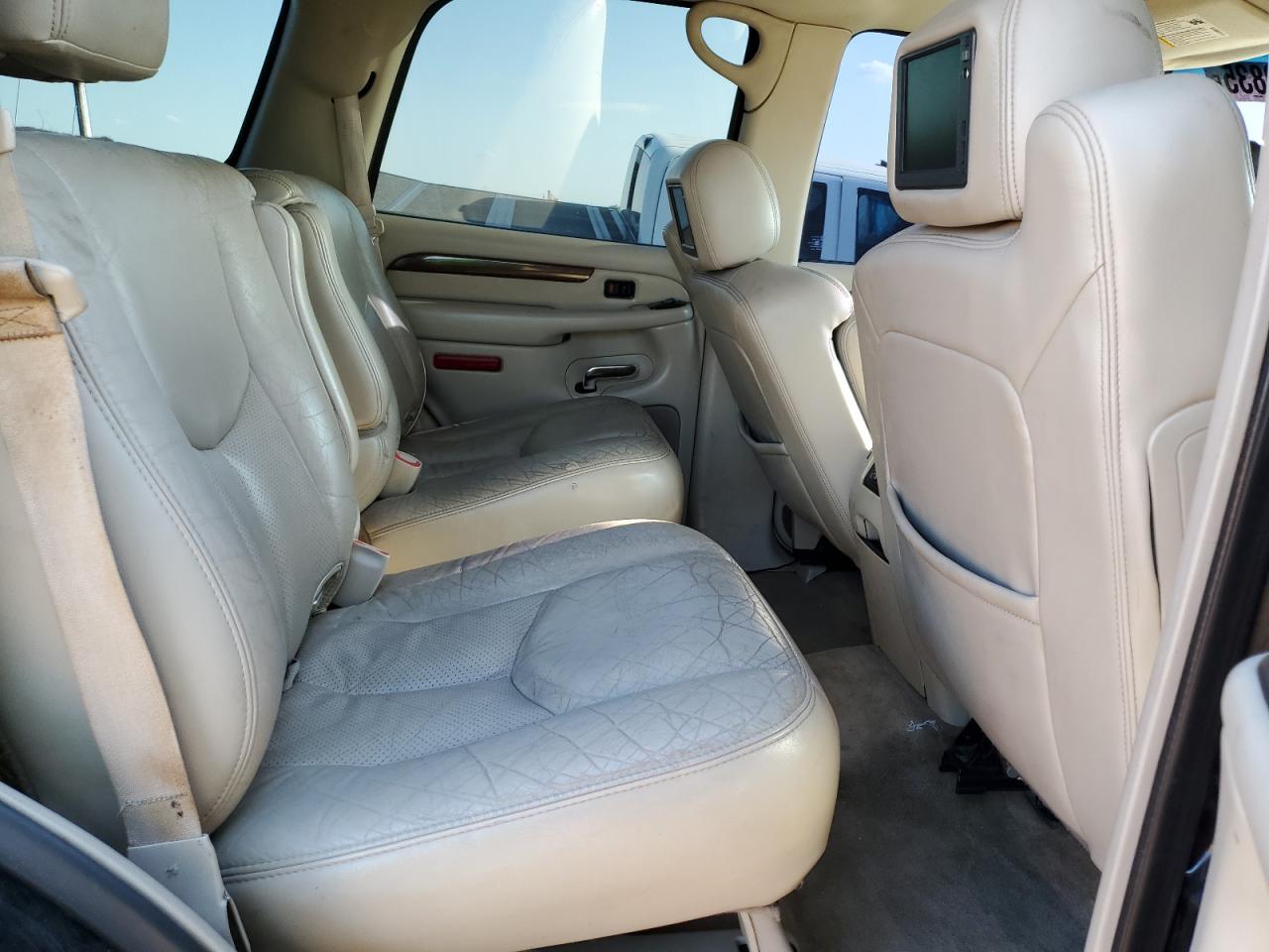 2004 Cadillac Escalade Luxury VIN: 1GYEK63N64R276320 Lot: 68779835