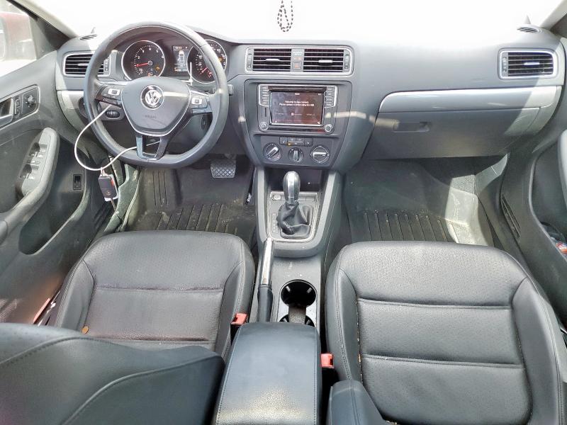  VOLKSWAGEN JETTA 2018 Czerwony