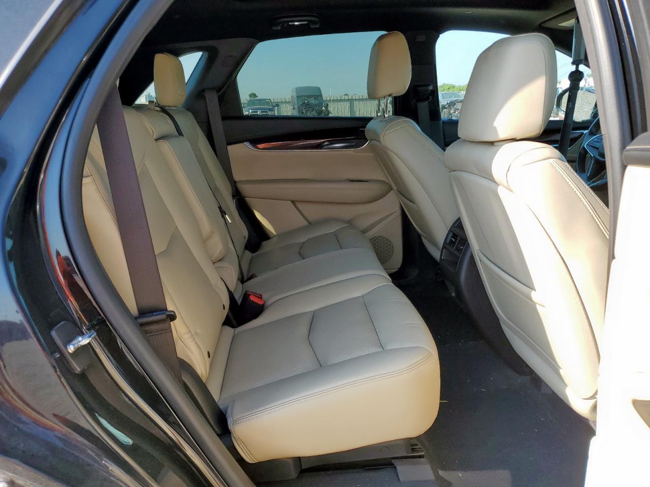 2017 Cadillac Xt5 Luxury VIN: 1GYKNDRS0HZ104687 Lot: 69750485