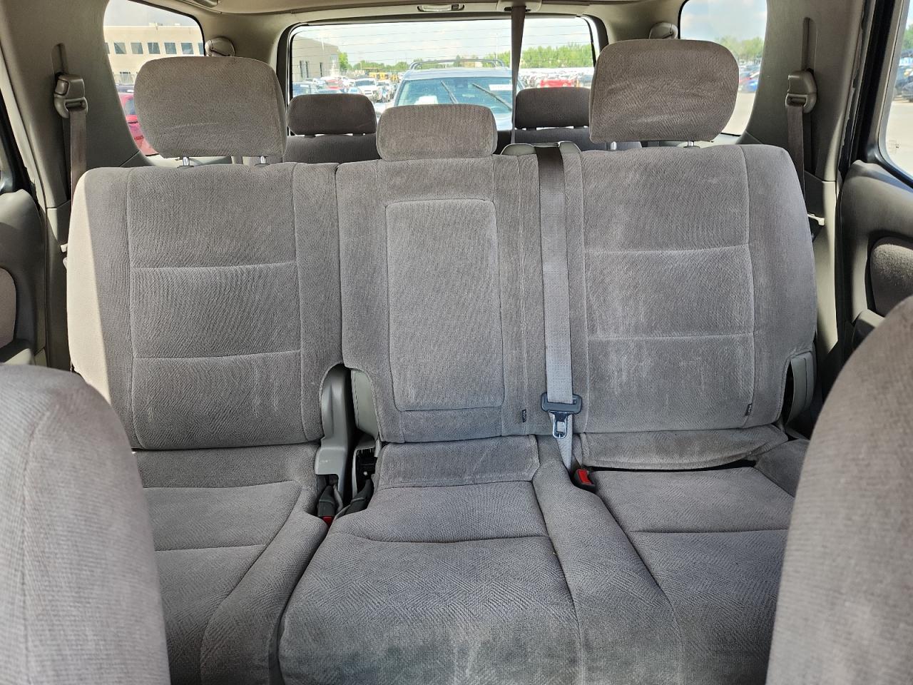 2002 Toyota Sequoia Sr5 VIN: 5TDBT44A82S065558 Lot: 70311775