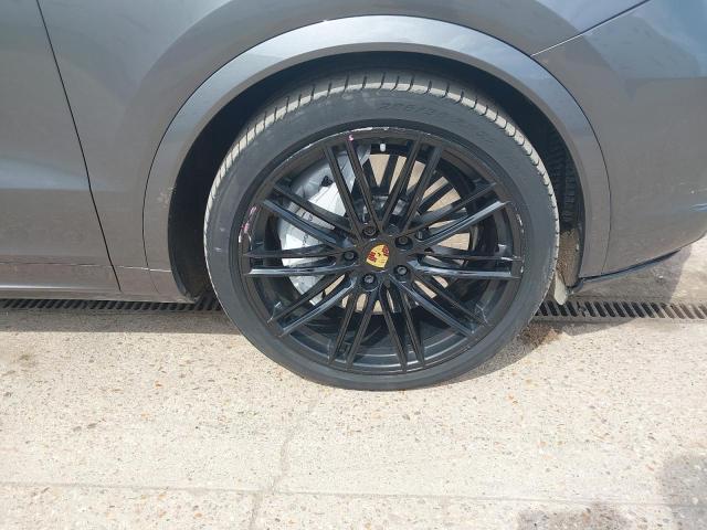 2019 PORSCHE CAYENNE V8