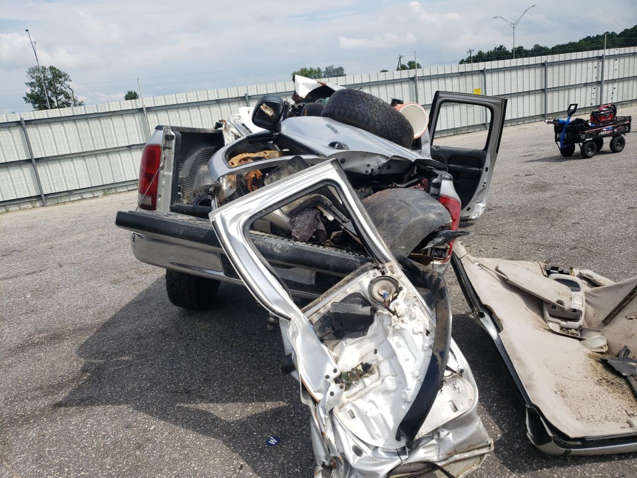 2002 Dodge Ram 1500 VIN: 3D7HU18NX2G137979 Lot: 67372235