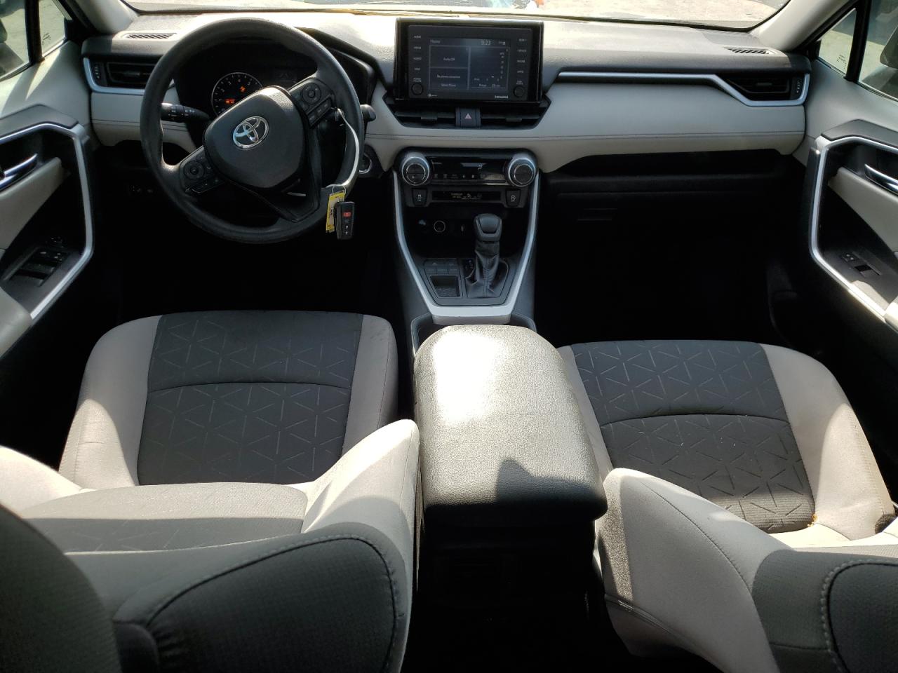 2020 Toyota Rav4 Xle VIN: 2T3W1RFV5LC070593 Lot: 66853195