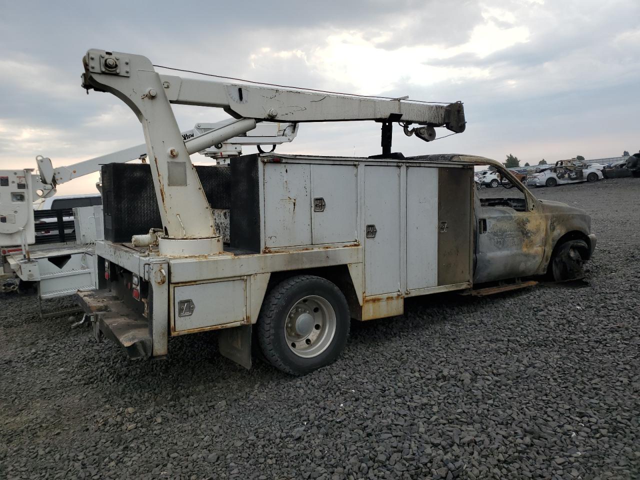 2002 Ford F550 Super Duty VIN: 1FDAF57F22EC18601 Lot: 70162395