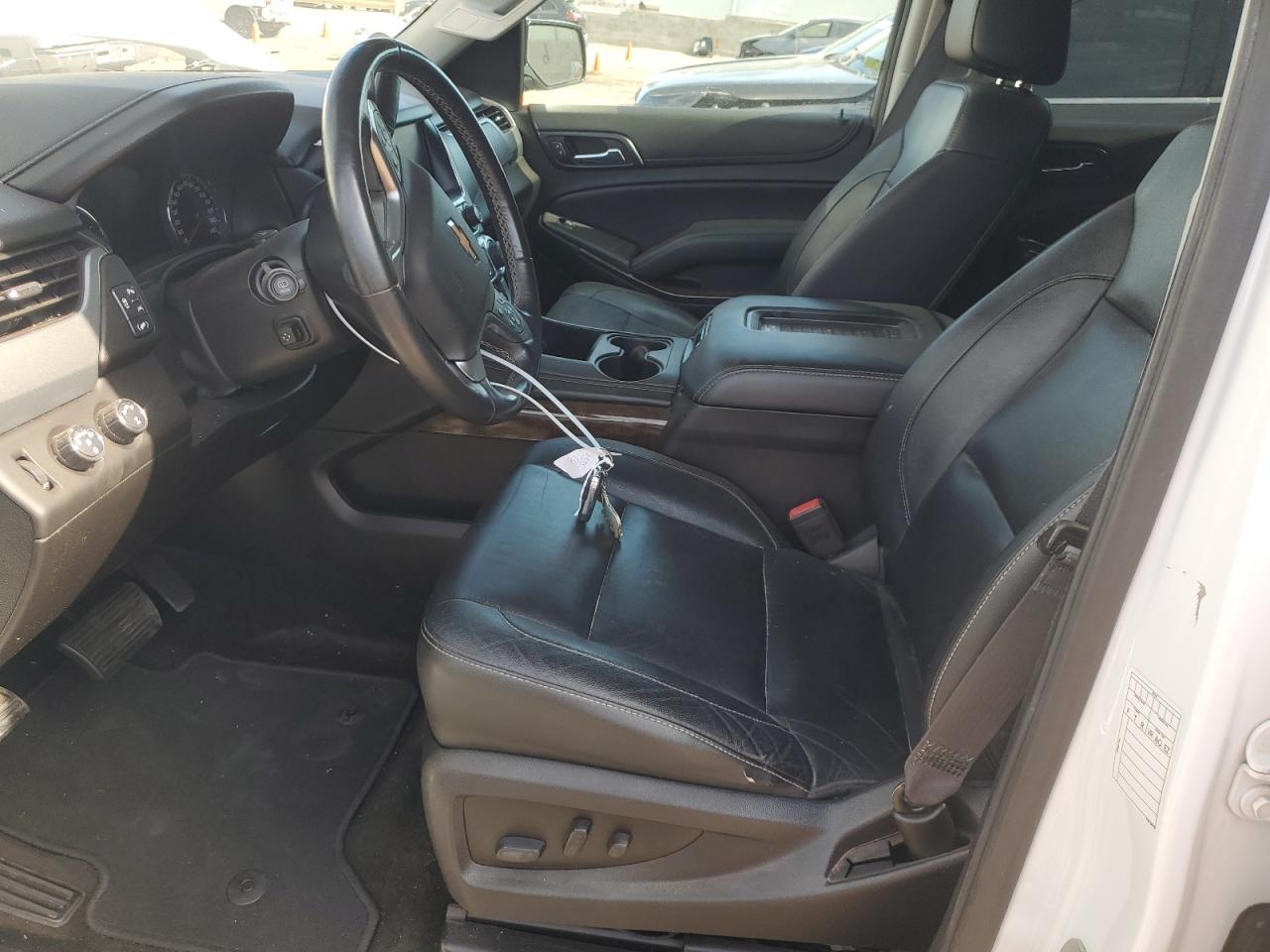 2017 Chevrolet Suburban K1500 Lt VIN: 1GNSKHKC2HR332075 Lot: 66881175