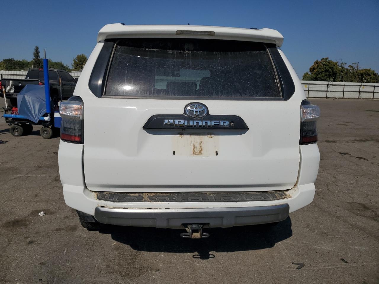 2015 Toyota 4Runner Sr5/Sr5 Premium VIN: JTEBU5JR3F5218285 Lot: 70127335