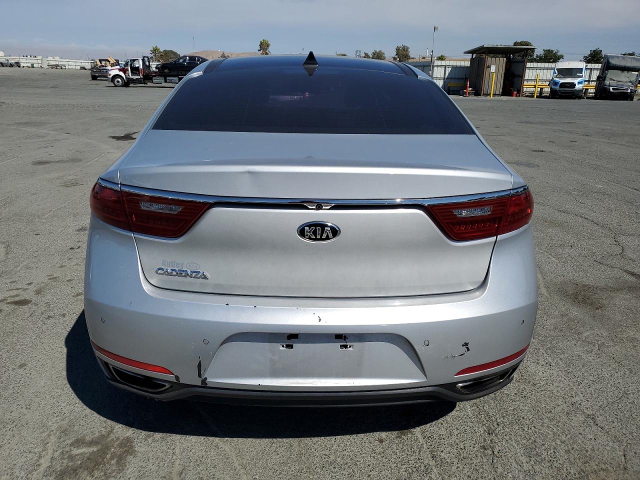 2017 Kia Cadenza Premium VIN: KNALC4J13H5062653 Lot: 84650565