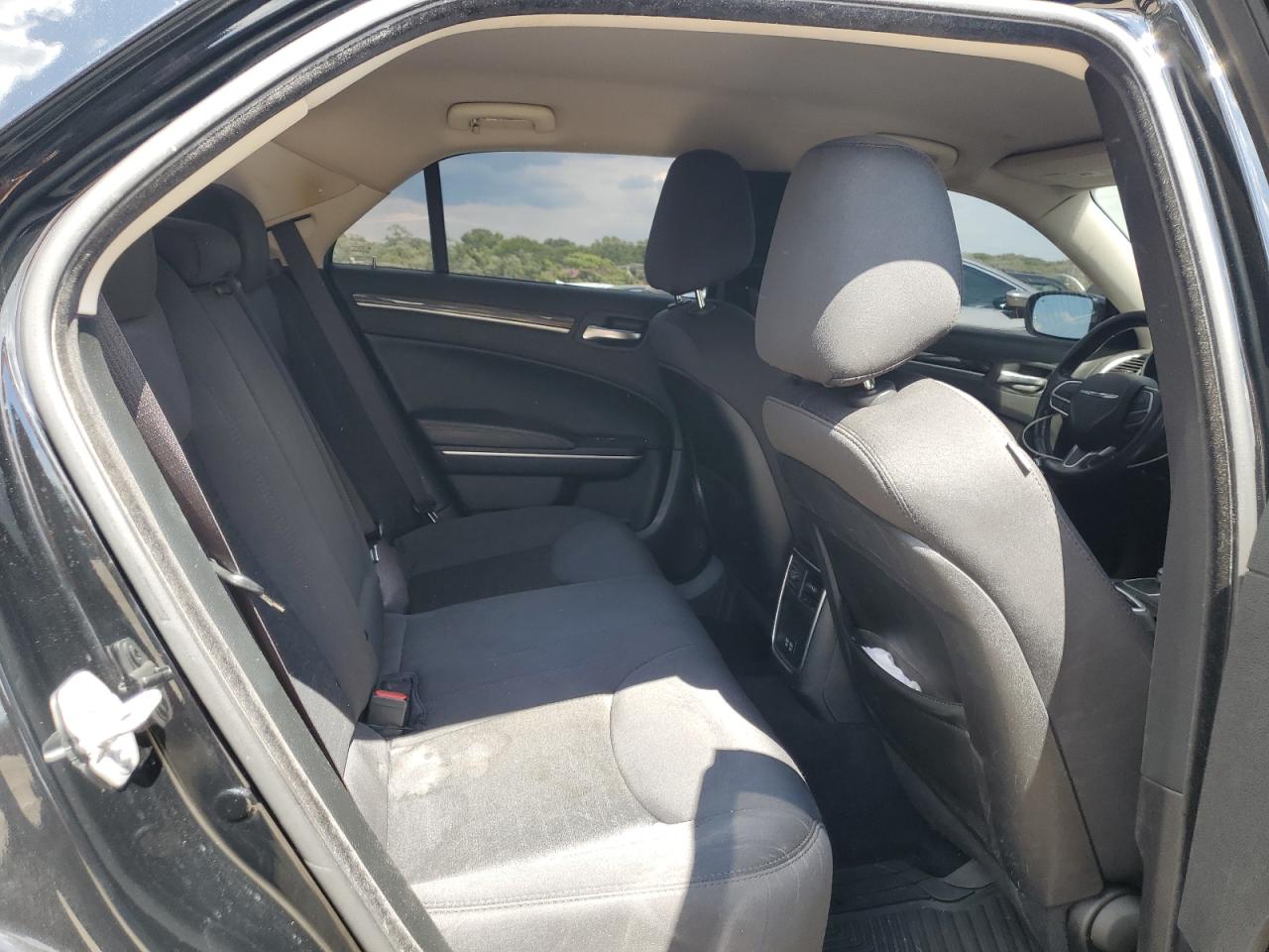 2019 Chrysler 300 Touring VIN: 2C3CCAAG7KH636990 Lot: 70562275