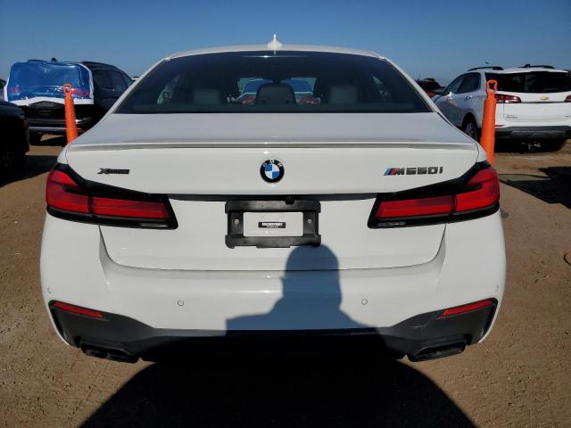 BMW M5 2022 Белы