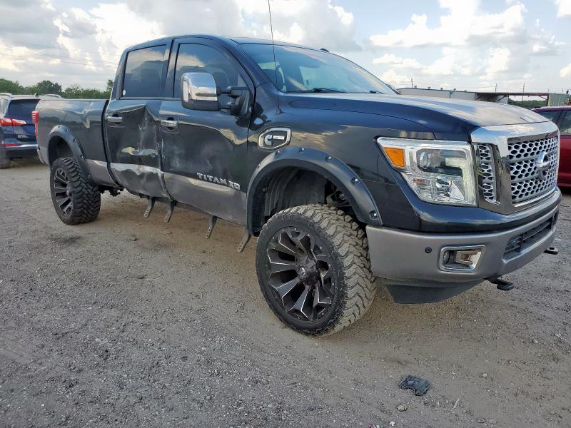  NISSAN TITAN 2018 Black
