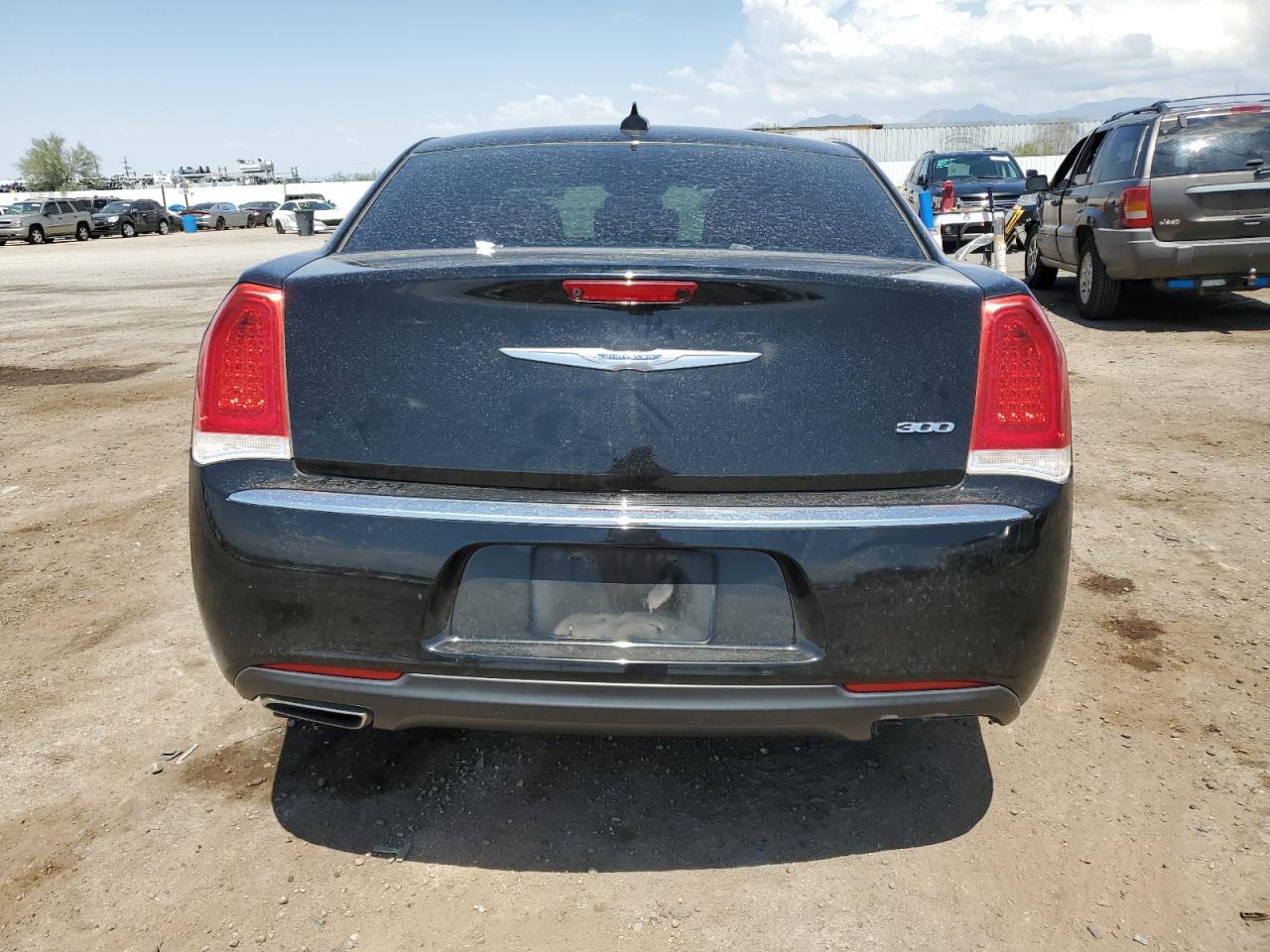 2018 Chrysler 300 Touring VIN: 2C3CCAAG7JH330984 Lot: 70299165