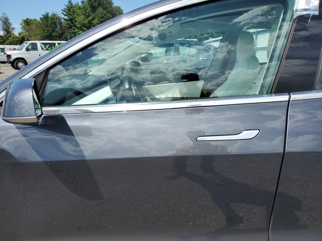 2019 Tesla Model 3 VIN: 5YJ3E1EBXKF238182 Lot: 70222775