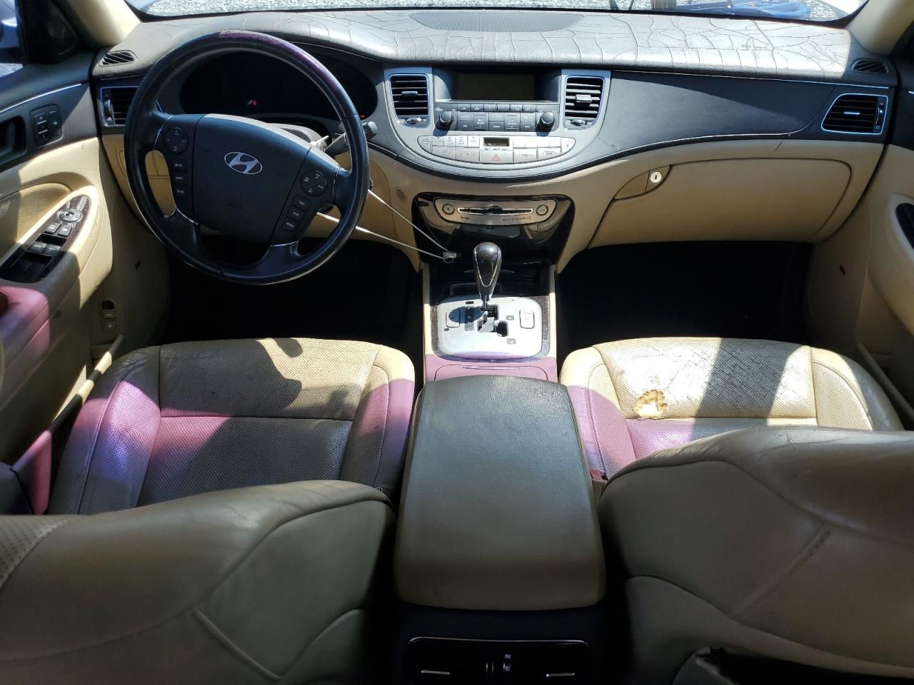 2009 Hyundai Genesis 3.8L VIN: KMHGC46E69U027043 Lot: 70619425