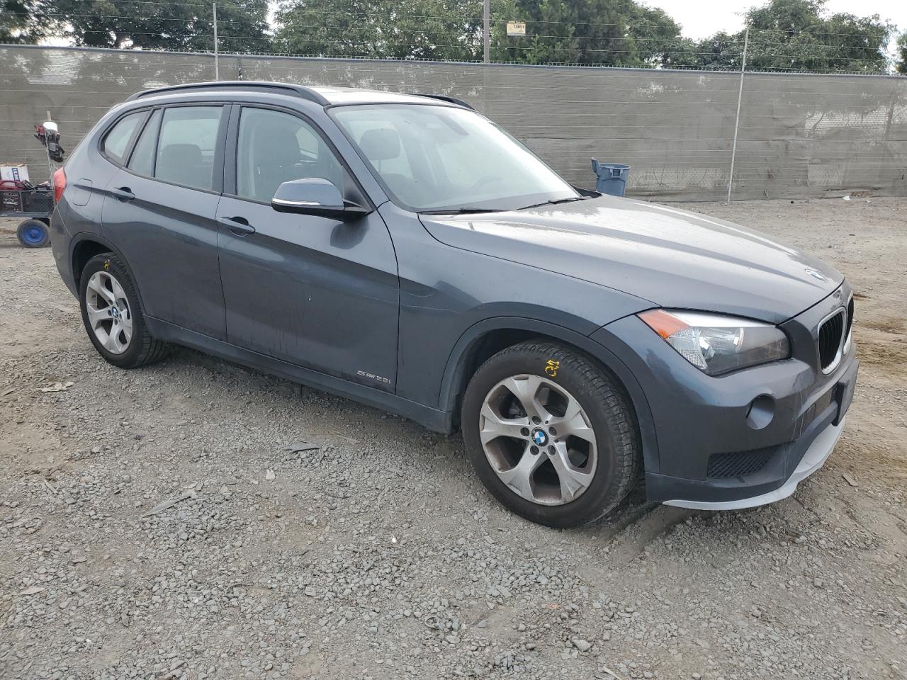 Фото: WBAVM1C5XFV317140