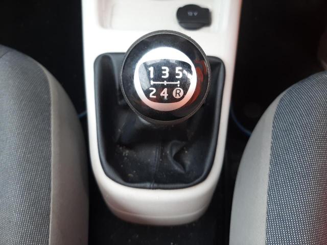2013 VOLKSWAGEN MOVE UP