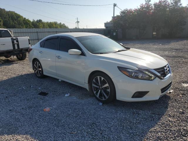  NISSAN ALTIMA 2017 Белы