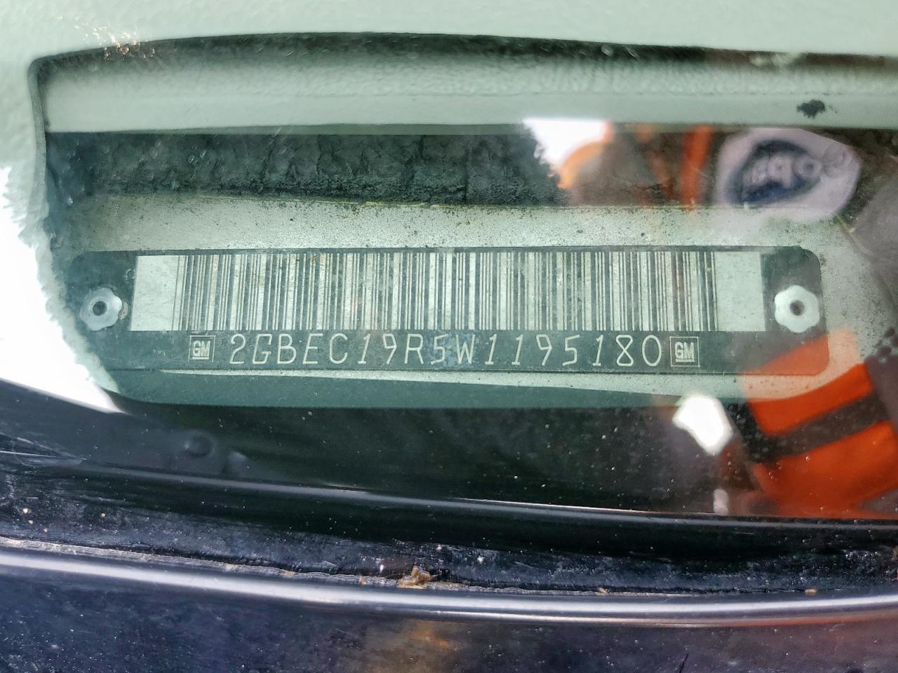 1998 Chevrolet Gmt-400 C1500 VIN: 2GBEC19R5W1195180 Lot: 68020755