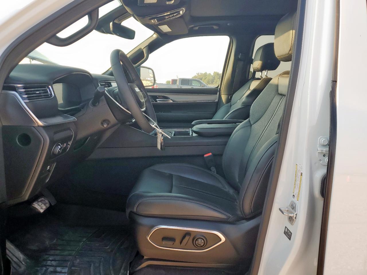 2024 Jeep Wagoneer Series Ii VIN: 1C4SJVBP5RS109374 Lot: 70008365