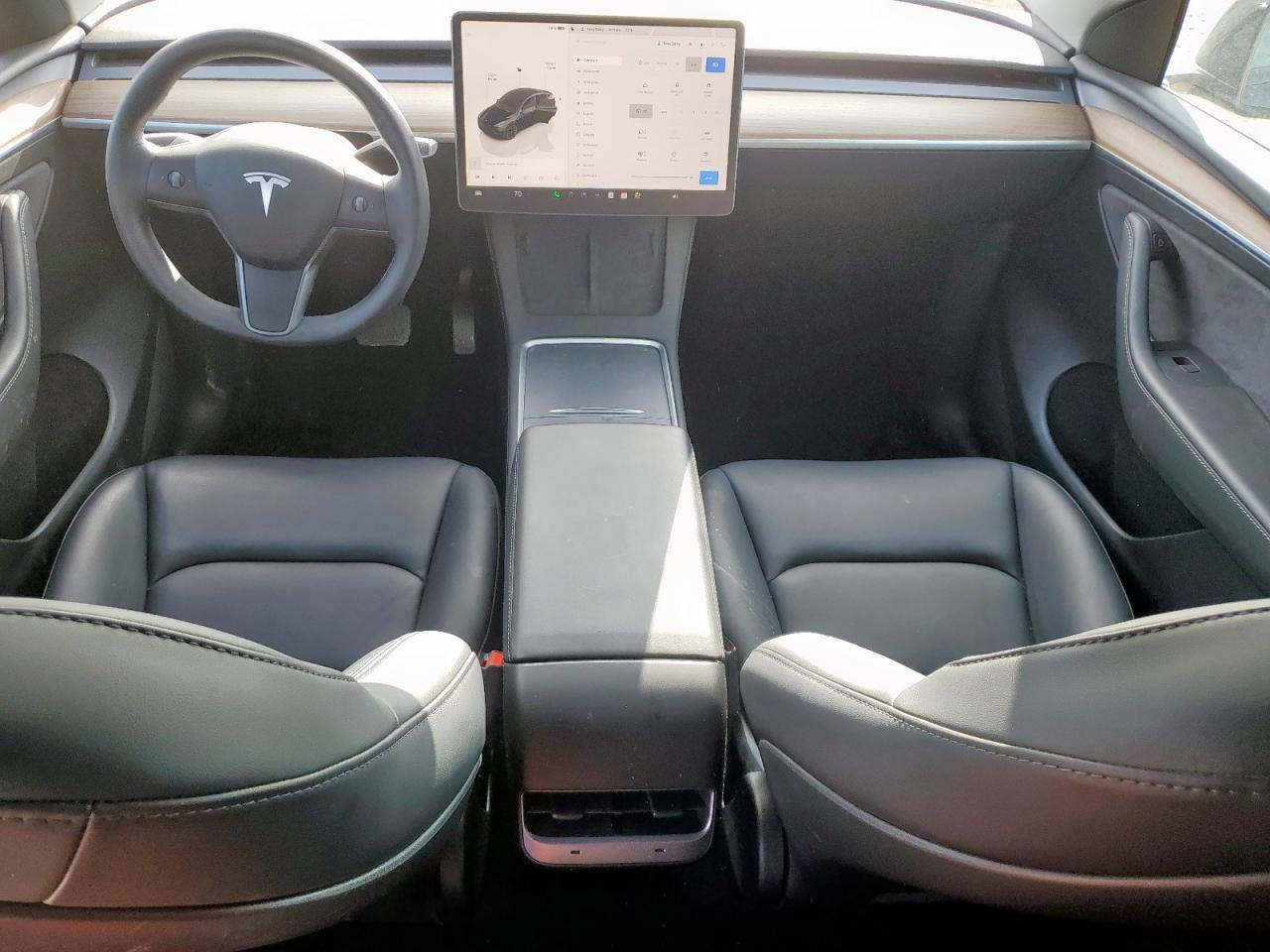 2024 Tesla Model Y VIN: 7SAYGDEE3RF065498 Lot: 68534015