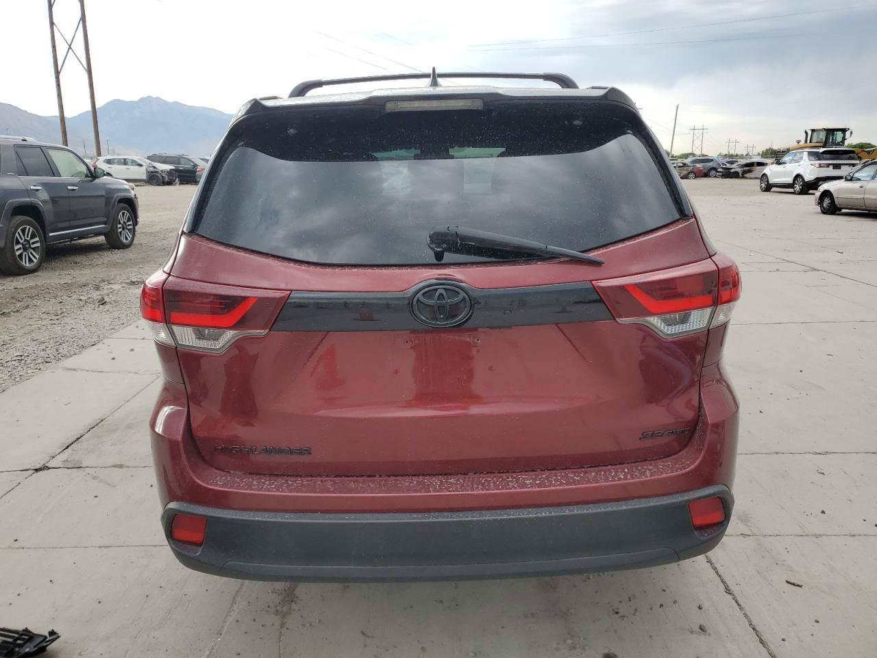 2019 Toyota Highlander Se VIN: 5TDJZRFH5KS992728 Lot: 69494625