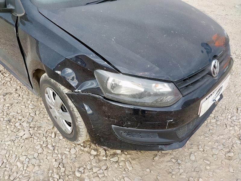 2011 VOLKSWAGEN POLO S