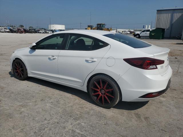  HYUNDAI ELANTRA 2019 Белы