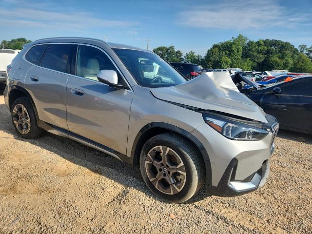  BMW X1 2024 Srebrny