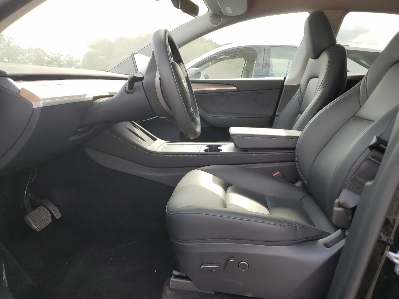 2023 Tesla Model Y VIN: 7SAYGDEE7PA189588 Lot: 69606145