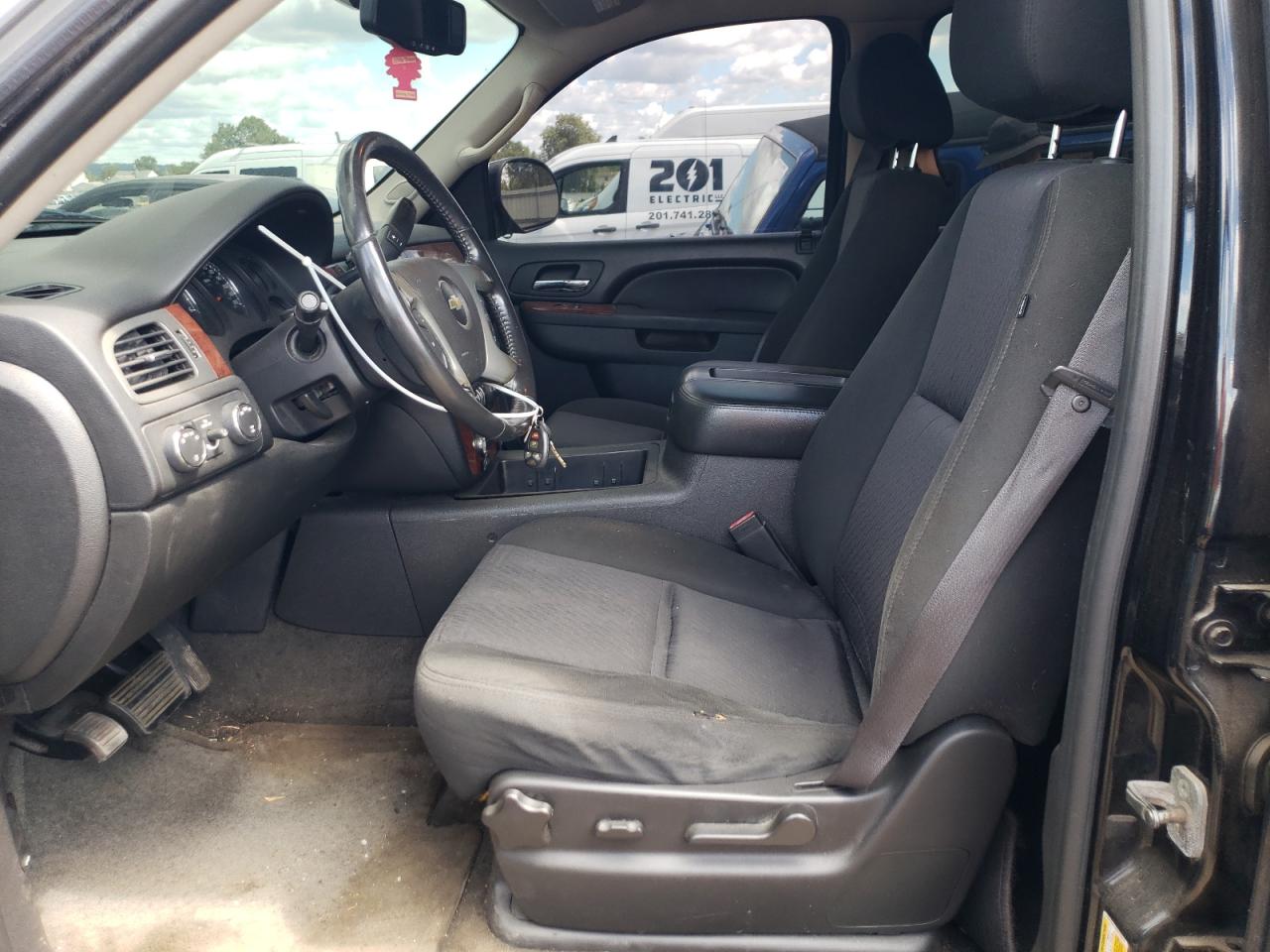 2011 Chevrolet Suburban K1500 Ls VIN: 1GNSKHE35BR376672 Lot: 69775825