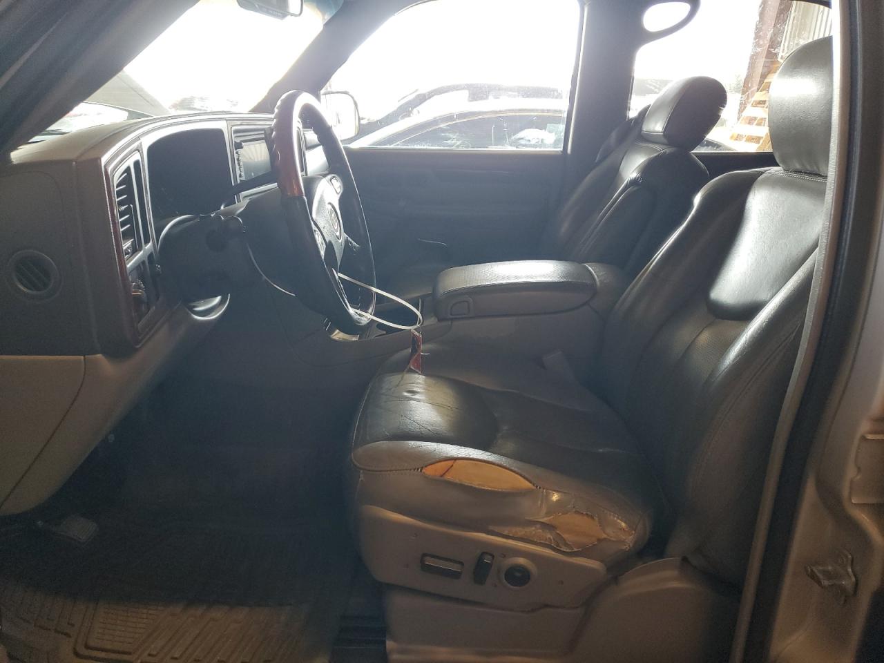 2005 Cadillac Escalade Luxury VIN: 1GYEK63N75R148489 Lot: 68218025