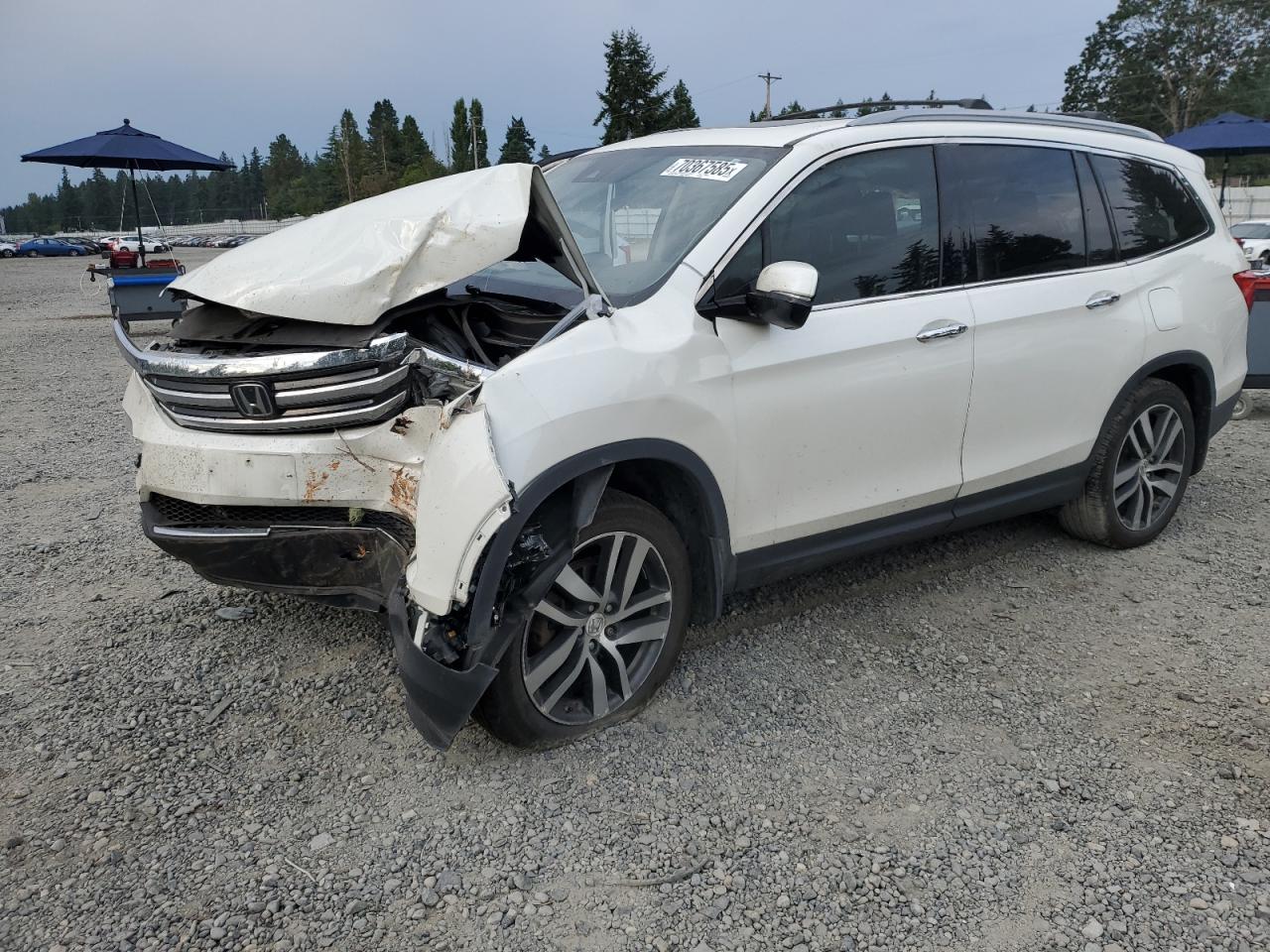 2018 Honda Pilot Touring white null gas 5FNYF6H91JB018033 photo #1