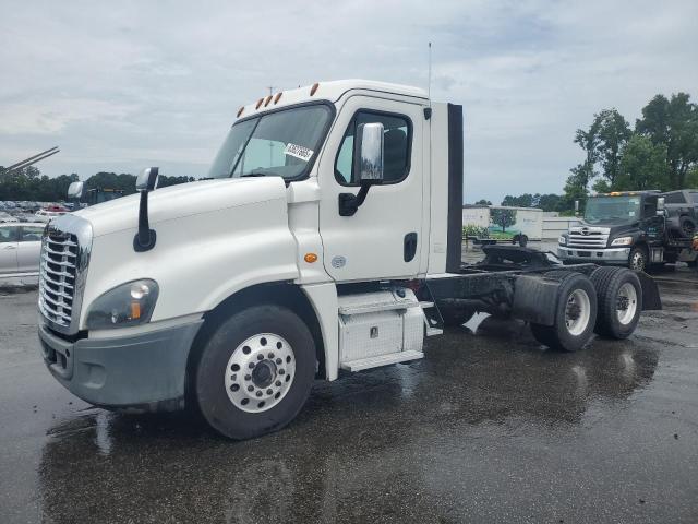 2019 FREIGHTLINER CASCADIA 1 - TRUCKS