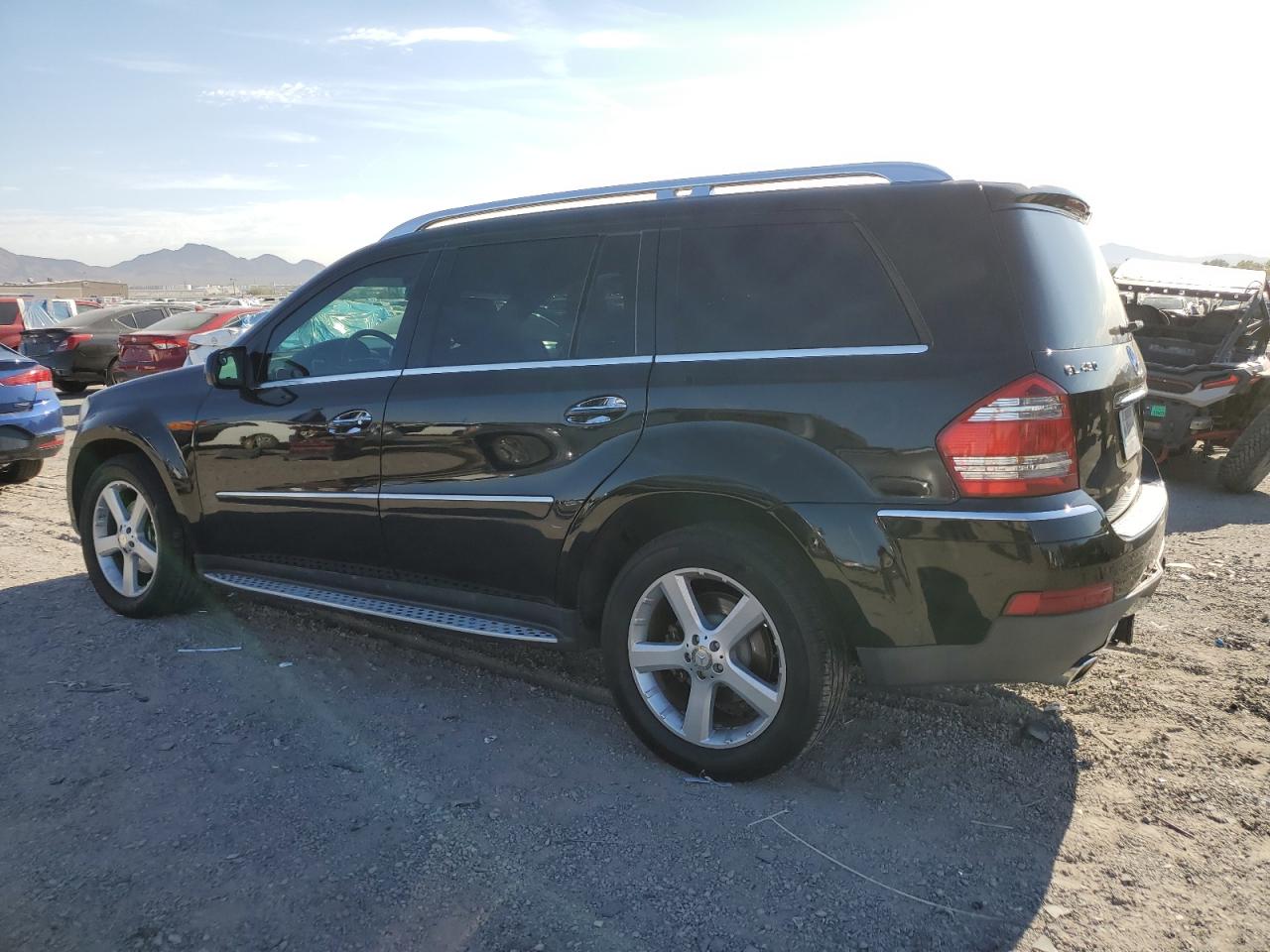 2009 Mercedes-Benz Gl 450 4Matic black suv gas 4JGBF71E39A458452 photo #3
