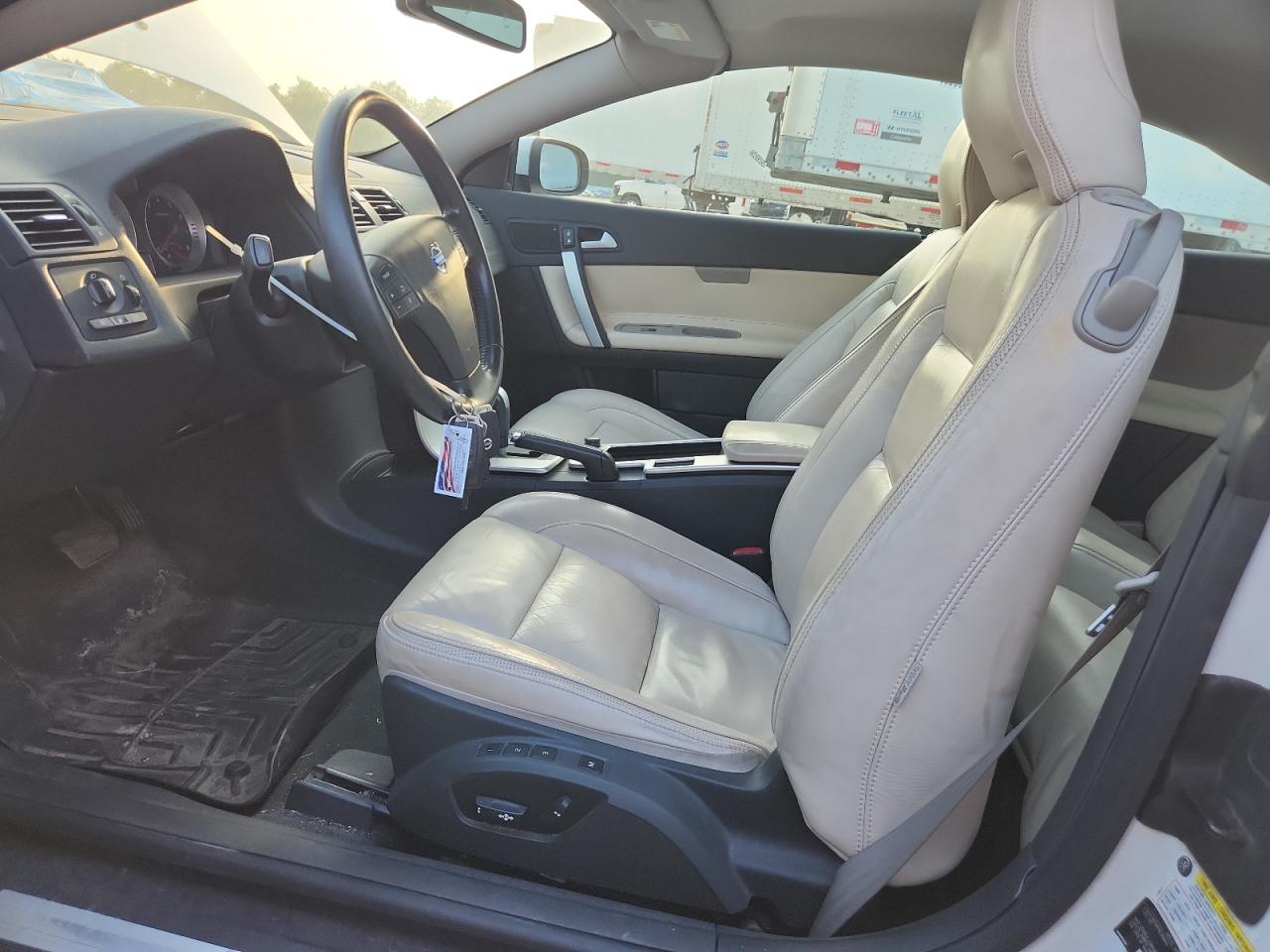 2011 Volvo C70 T5 VIN: YV1672MC1BJ108804 Lot: 69365575