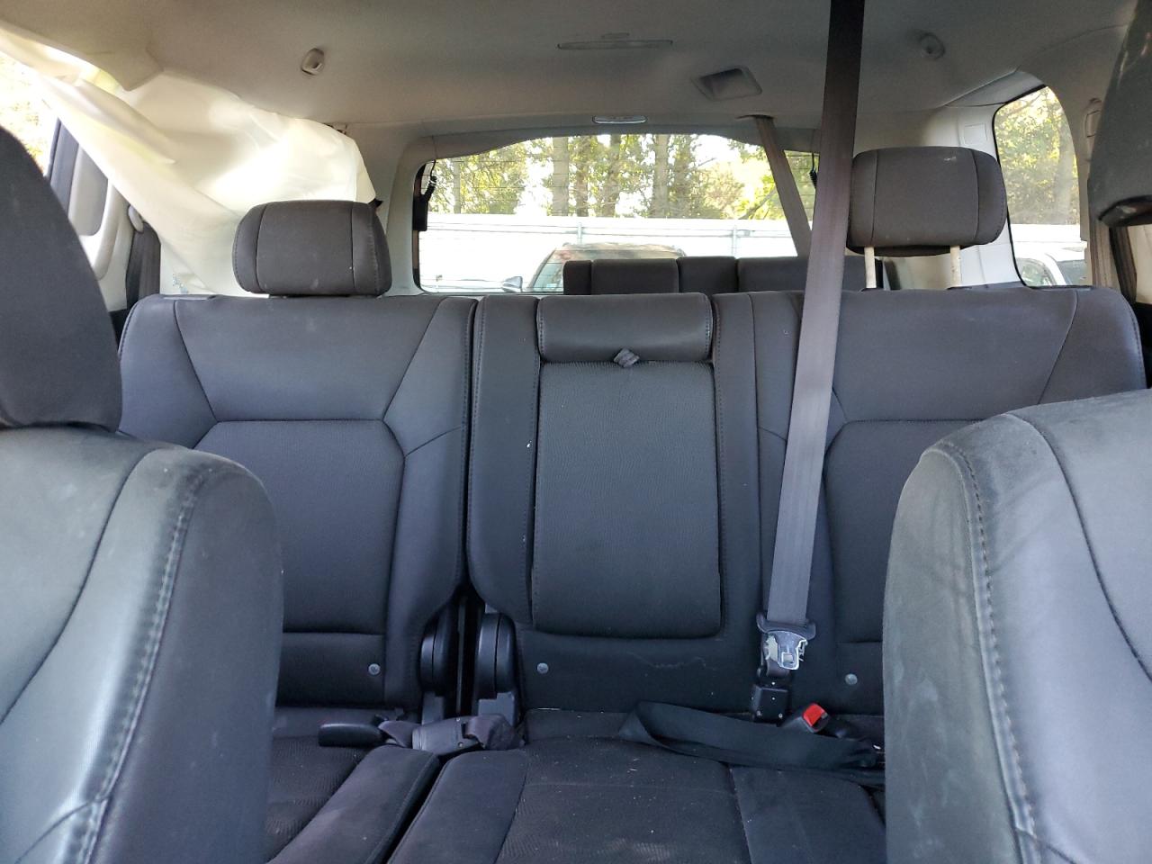 2011 Honda Pilot Lx VIN: 5FNYF4H24BB031416 Lot: 70064575