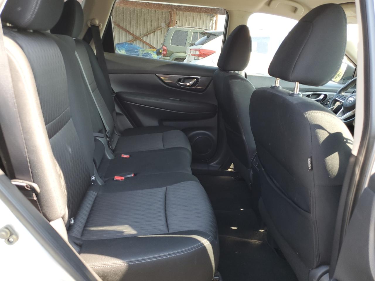 KNMAT2MV6JP528678 2018 Nissan Rogue S