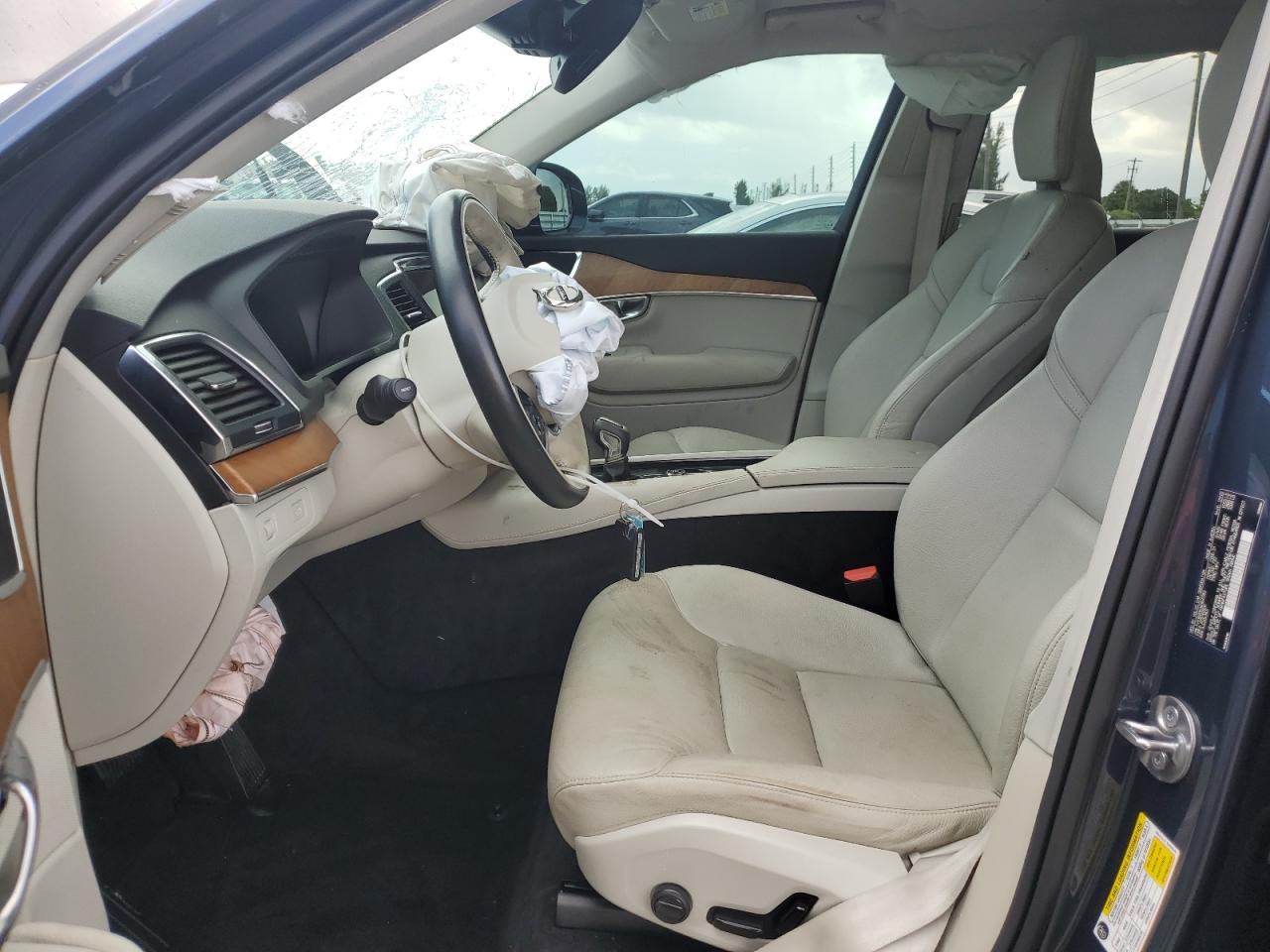 2022 Volvo Xc90 T5 Momentum VIN: YV4102CK4N1831352 Lot: 69359795