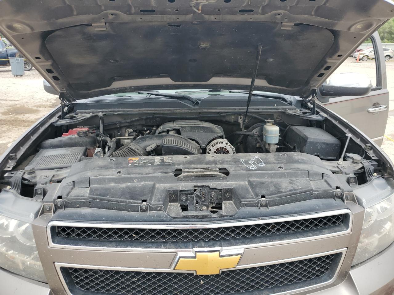 2013 Chevrolet Suburban K1500 Lt VIN: 1GNSKJE79DR107572 Lot: 68145015