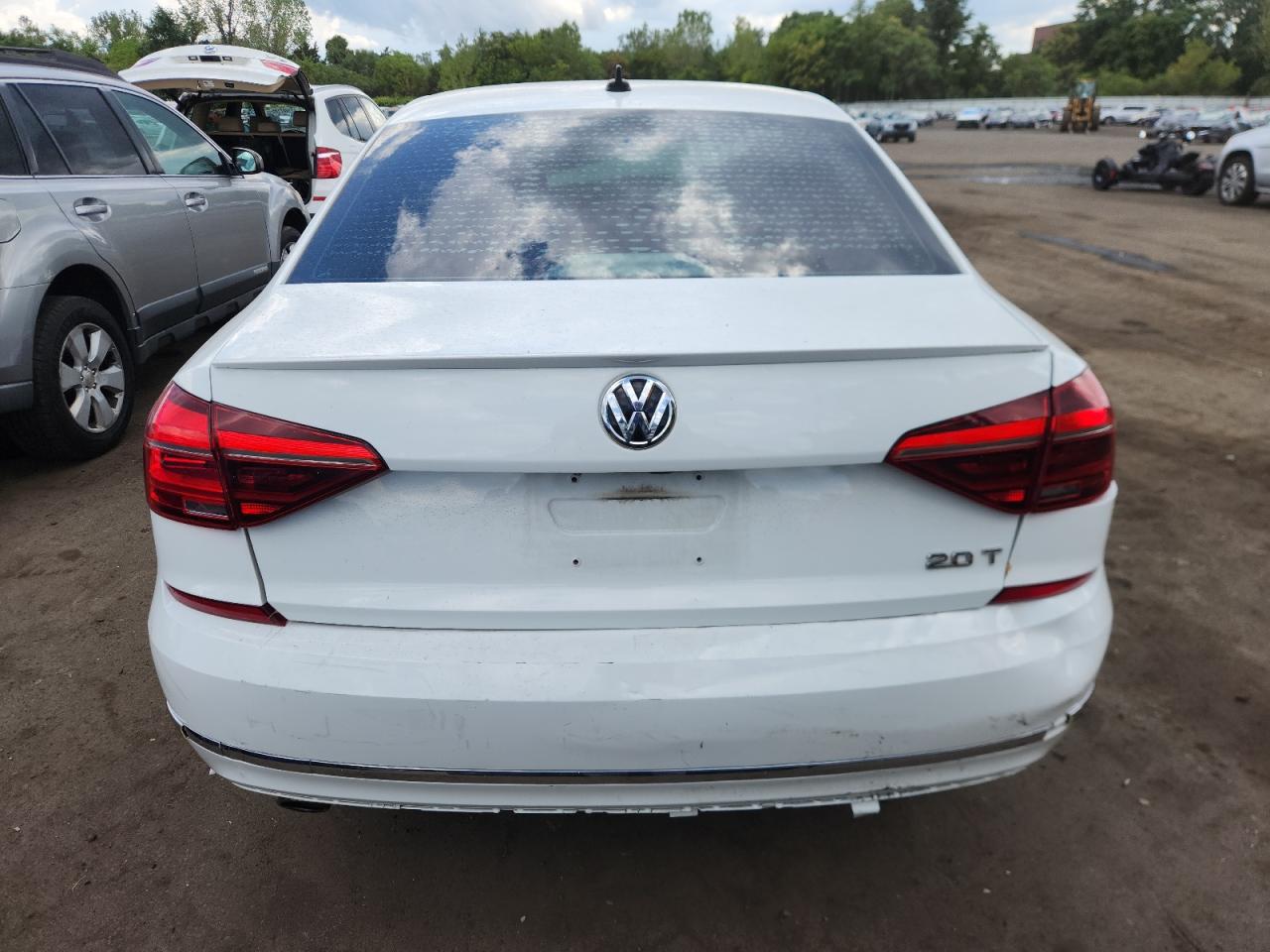 2018 Volkswagen Passat S VIN: 1VWAA7A38JC043596 Lot: 70802975