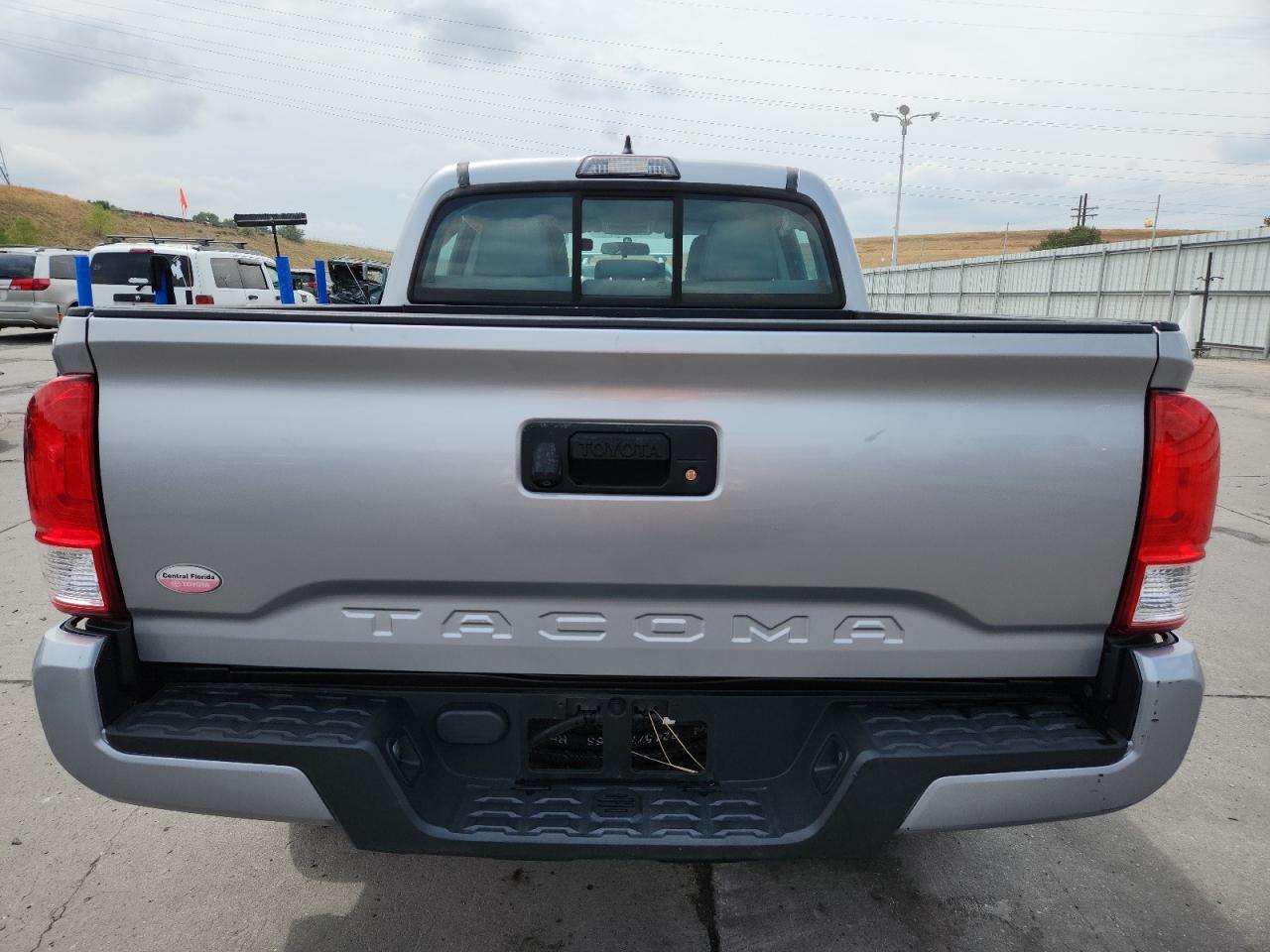 2017 Toyota Tacoma Double Cab VIN: 5TFAX5GN8HX077197 Lot: 70209905