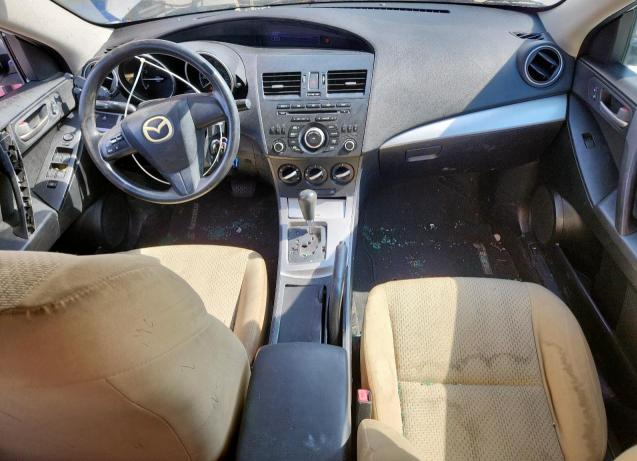 Sedans MAZDA 3 2012 White